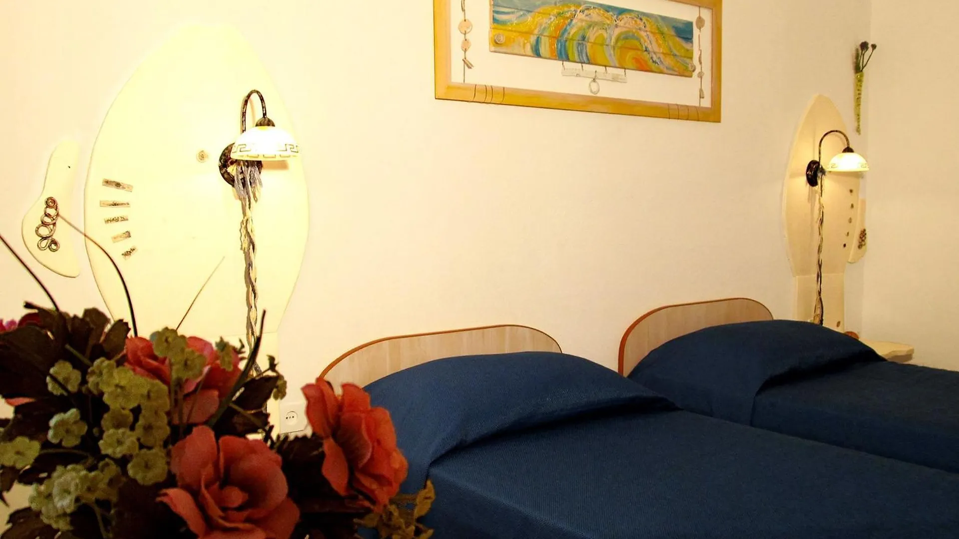 Apartment For Four Persons With Sea View In Trogir Near The Beach Guest house