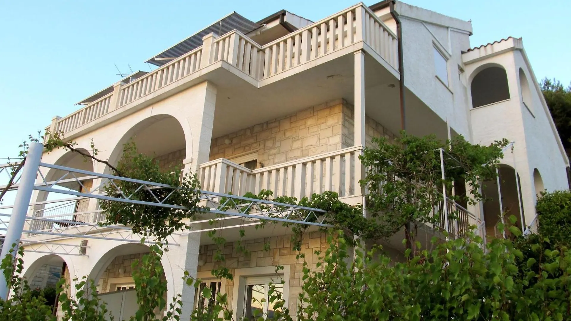 Apartment For Four Persons With Sea View In Trogir Near The Beach Croatia