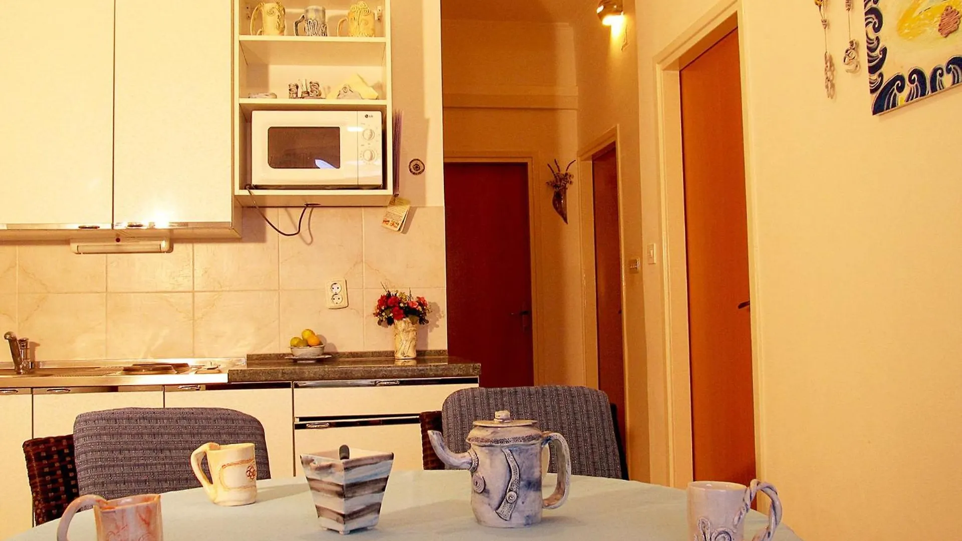 Apartment For Four Persons With Sea View In Trogir Near The Beach Guest house