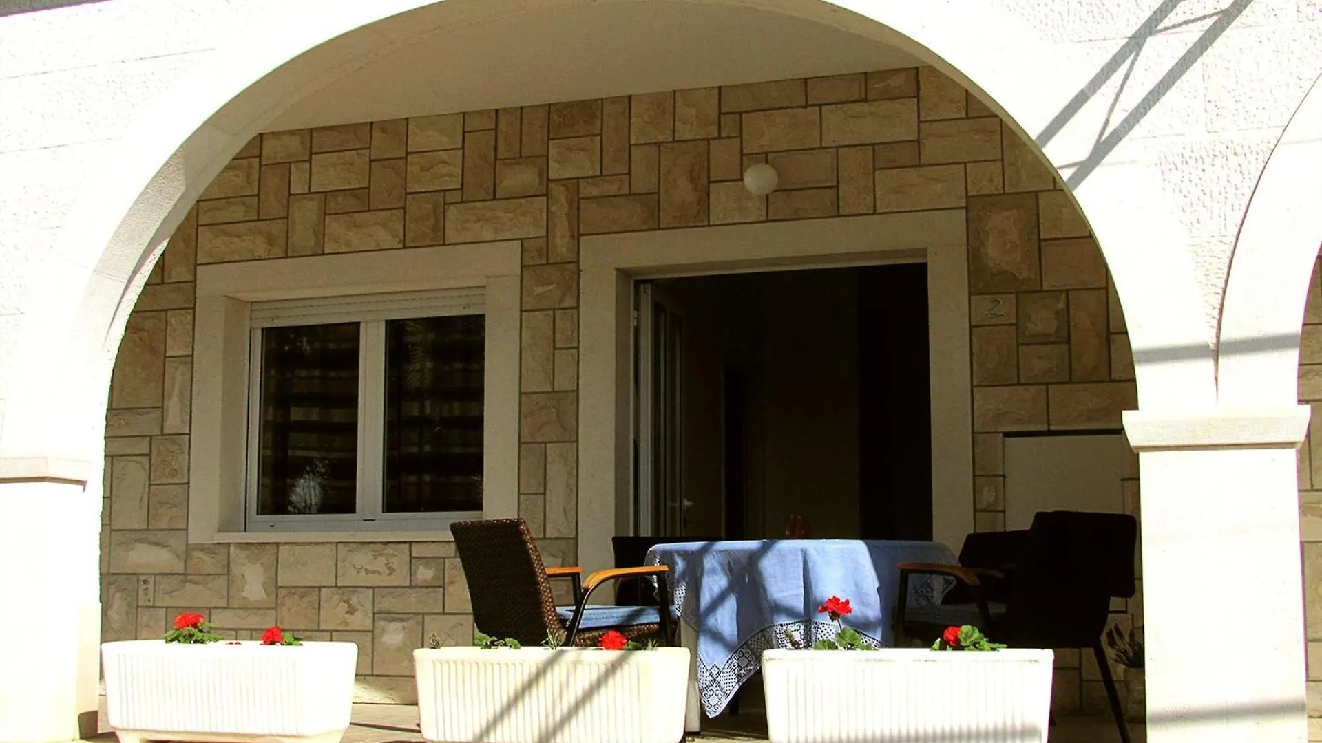 Apartment For Four Persons With Sea View In Trogir Near The Beach Guest house
